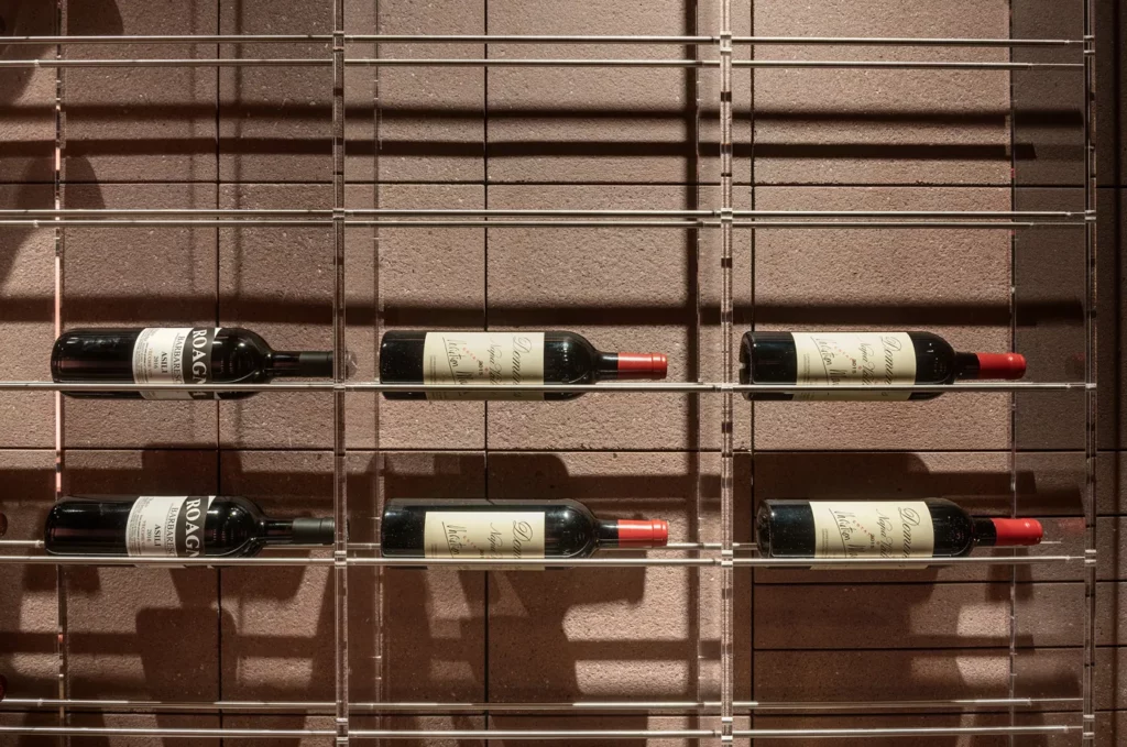 BASIC SANDBLASTED color 020, Wine room